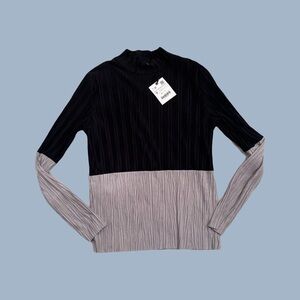 NWT Zara | Long Sleeve Blouse | Small | Black and Grey | Pleated, Colour block